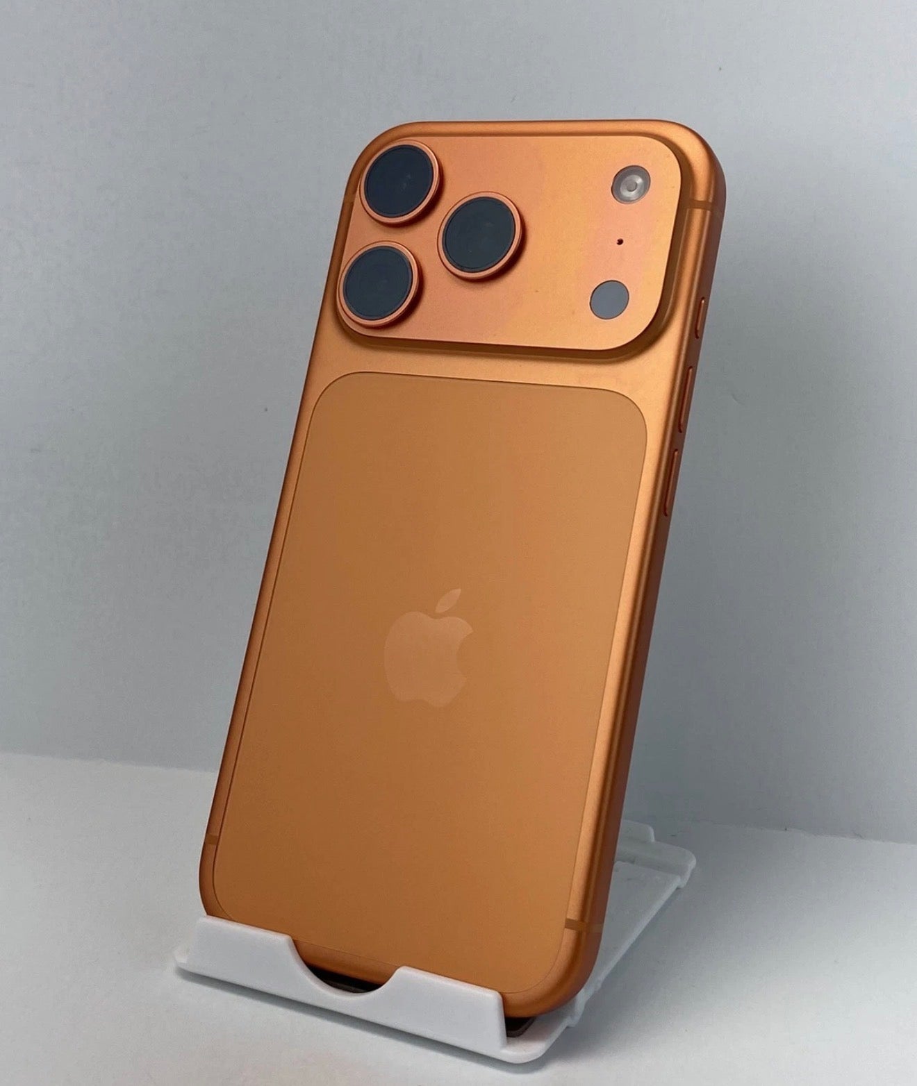 Pre-owned Apple iPhone 17 Pro A3256 1TB Cosmic Orange 100% battery health eSIM Unlocked