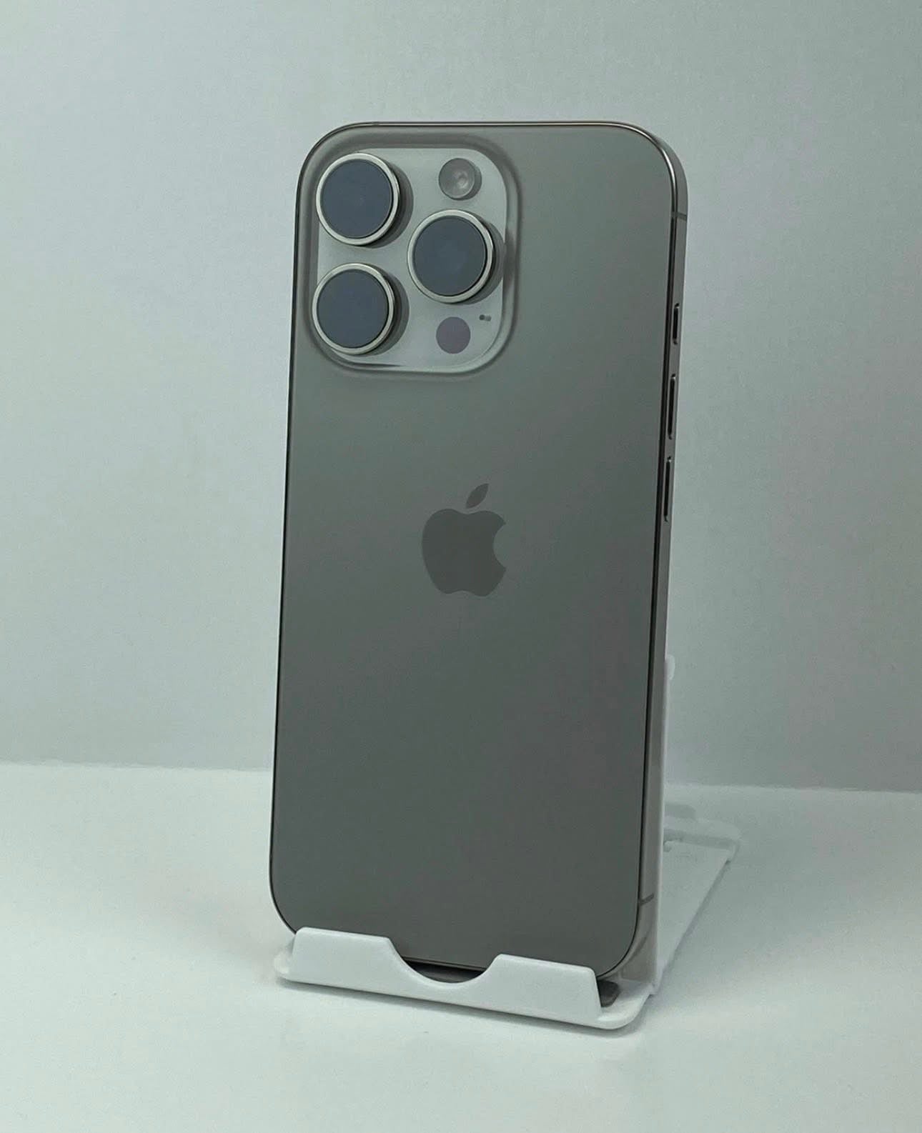 Open-Box Apple iPhone 15 Pro Max - 256 GB - Natural Titanium (Unlocked)
