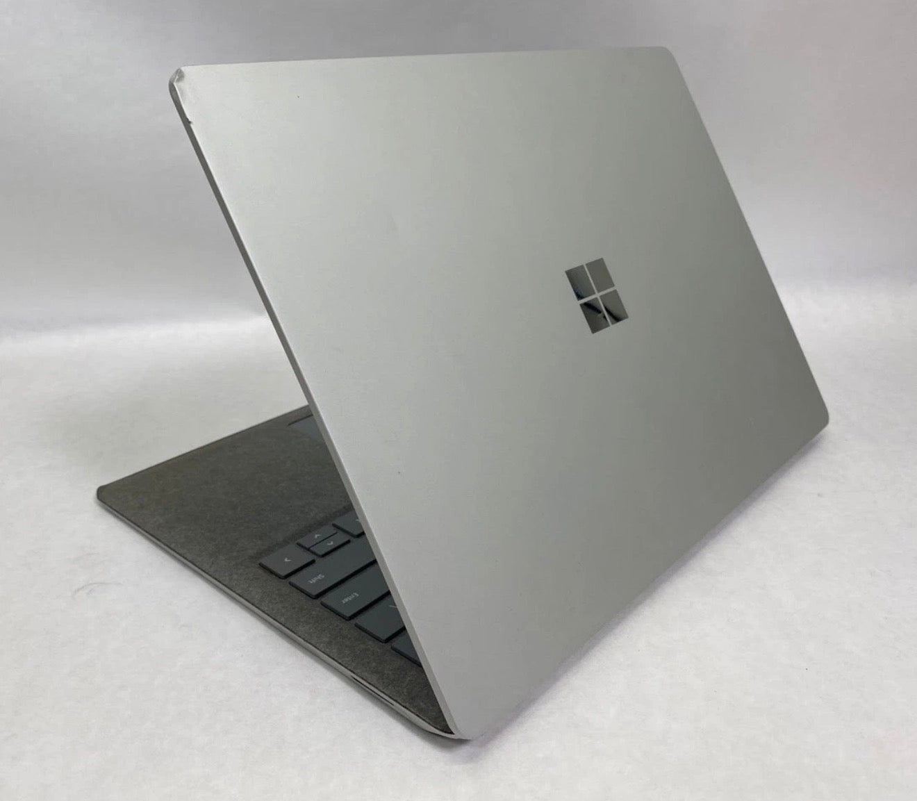 Microsoft Surface Laptop 1796 1st Gen - Intel i5-7300U, 8GB RAM, 128GB SSD (Missing key)