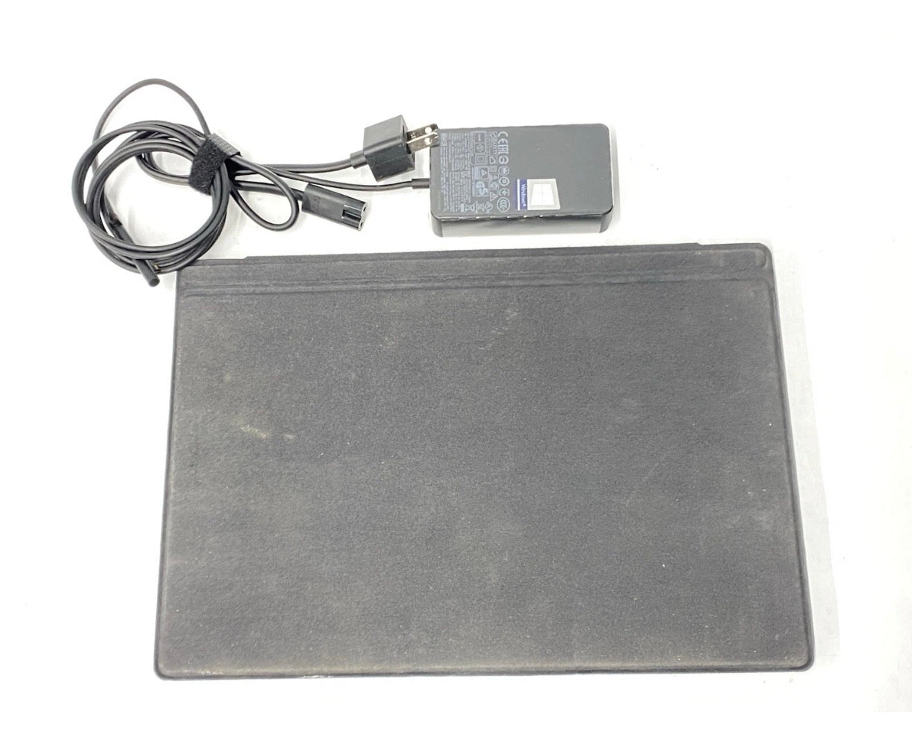 Pre-owned Microsoft Surface Pro 5 12.3 inch Touchscreen- Intel i5-7300U, 8GB RAM, 256GB SSD, Fair condition