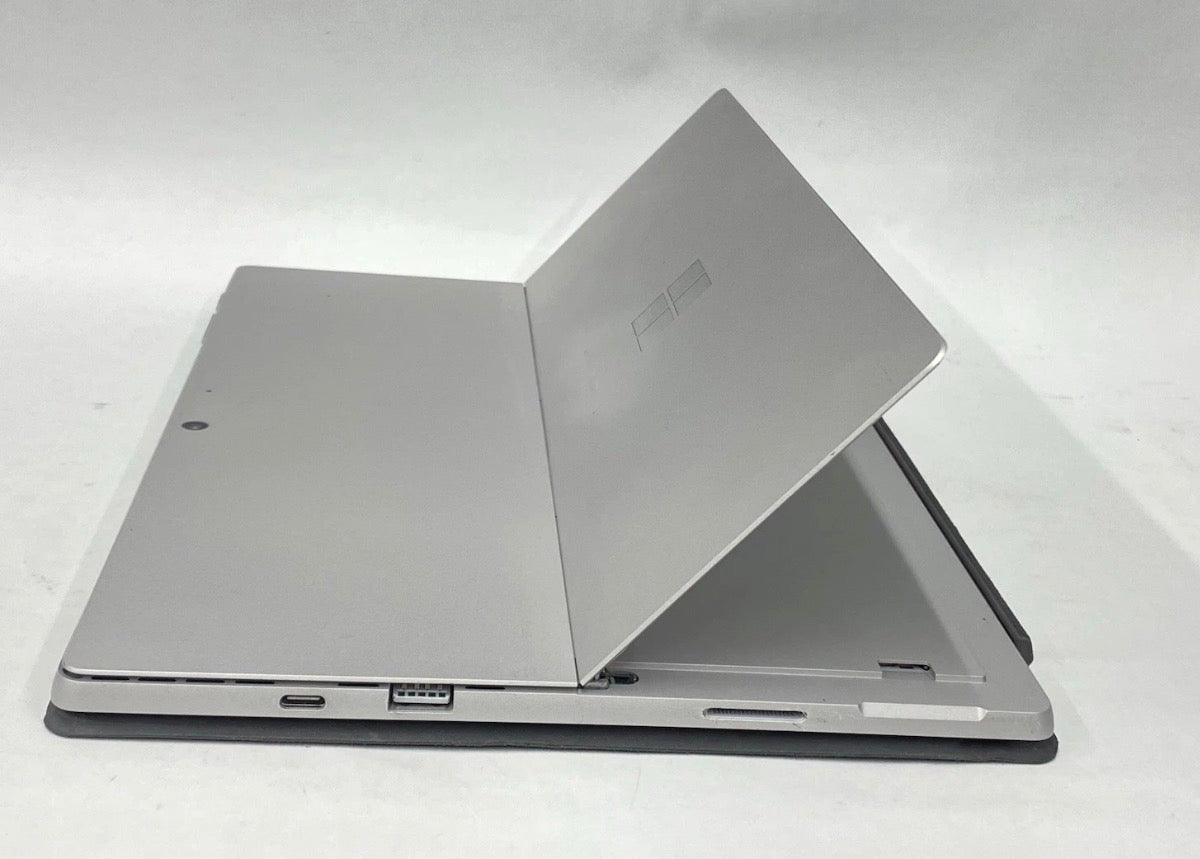 Pre-owned Microsoft Surface Pro 5 12.3 inch Touchscreen- Intel i5-7300U, 8GB RAM, 256GB SSD, Fair condition