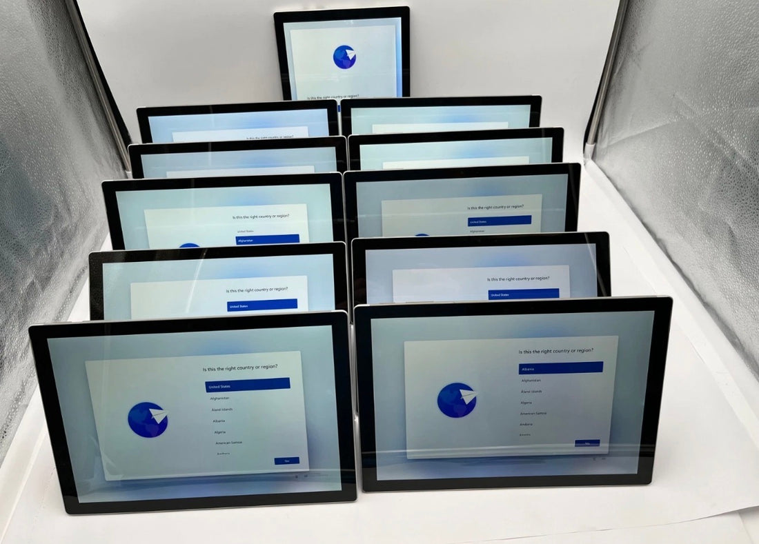 Pre-owned Microsoft Surface Pro 5 12.3 inch touchscreen- Intel i5-7300U, 4GB RAM, 128GB (Good conditions)