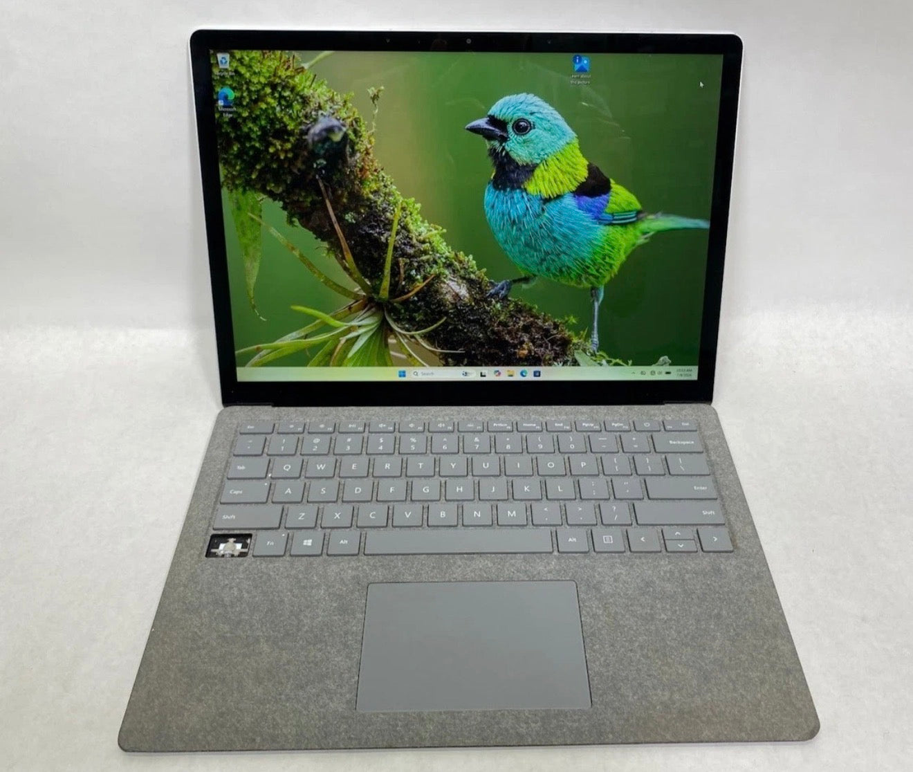 Microsoft Surface Laptop 1796 1st Gen - Intel i5-7300U, 8GB RAM, 128GB SSD (Missing key)