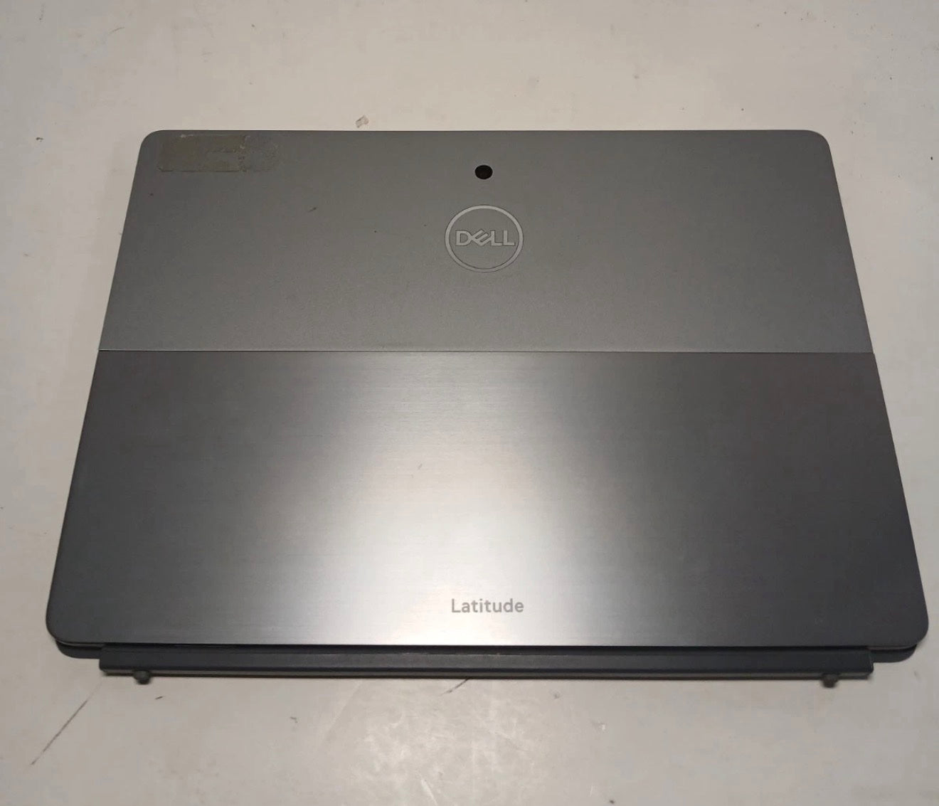 Dell Latitude 7210 2-in-1 Tablet / Laptop - Intel Core i7-1061U, 16GB RAM, 512GB SSD image 4