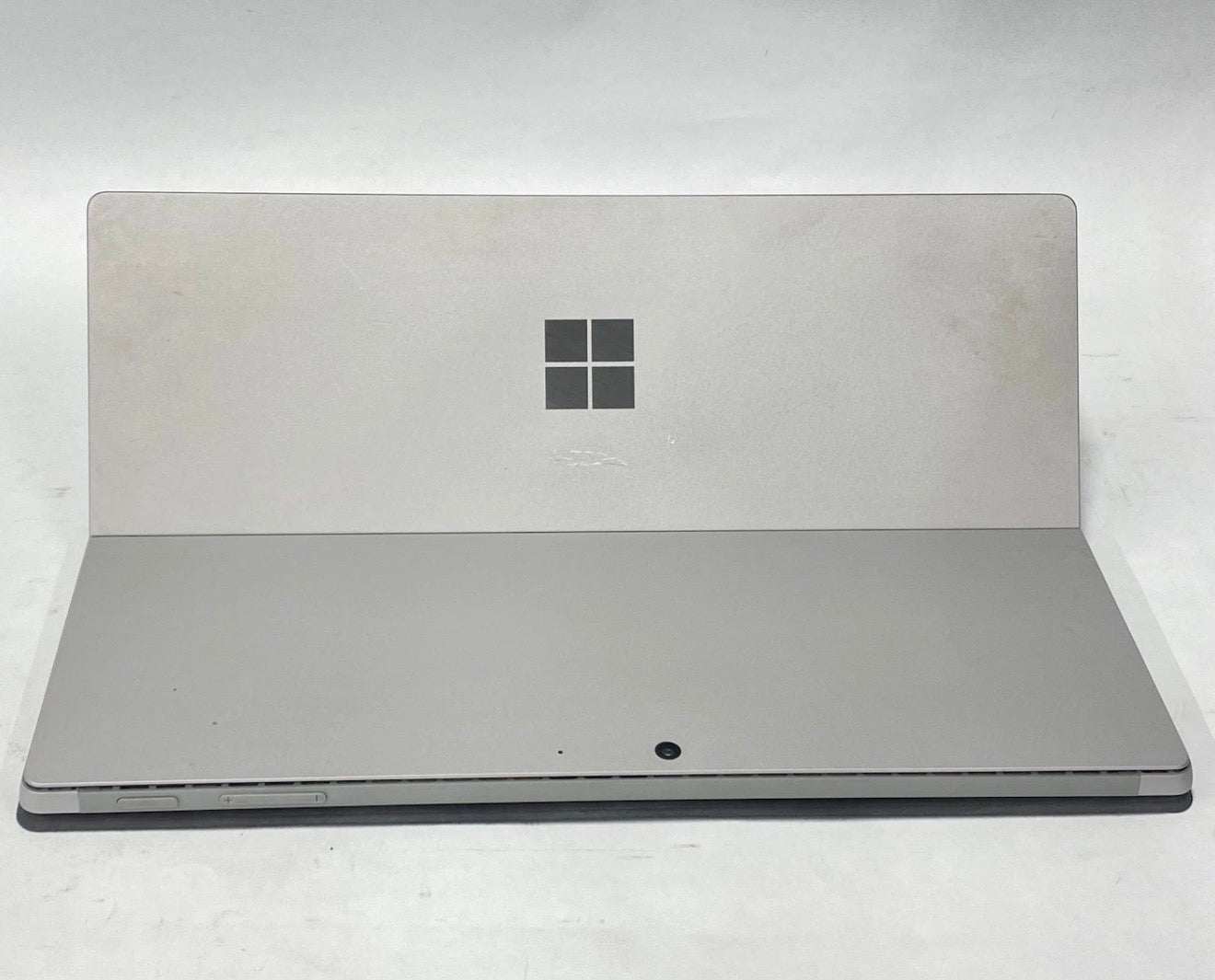 Pre-owned Microsoft Surface Pro 5 12.3 inch Touchscreen- Intel i5-7300U, 8GB RAM, 256GB SSD, Fair condition