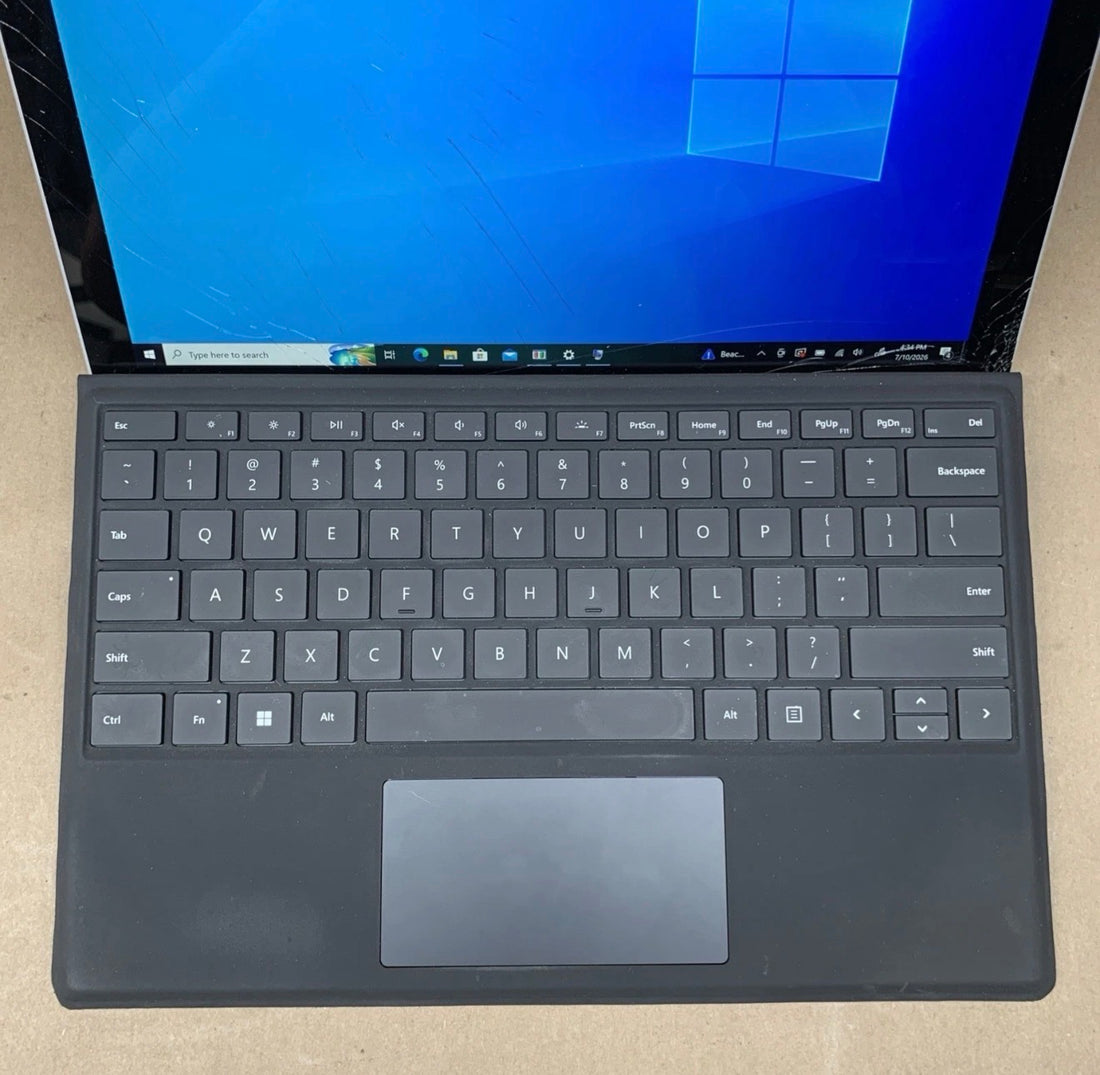 Pre-owned Microsoft Surface Pro 5 1807, Core i5-7300U @ 2.3GHz, 8GB RAM, 256GB SSD, W10P (Crack Glass)