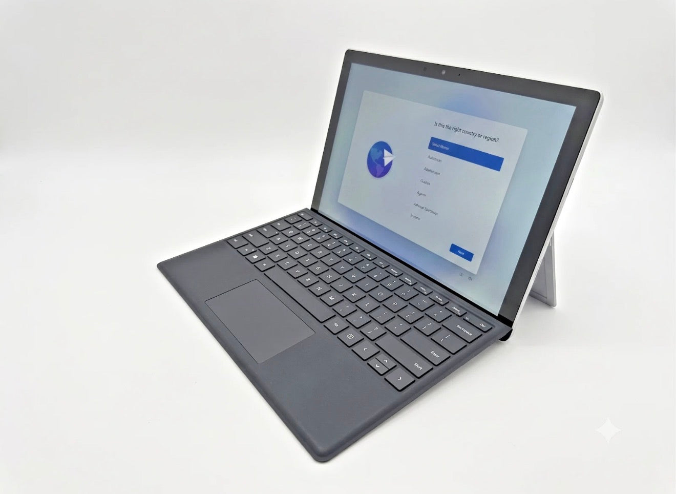 Pre-owned Microsoft Surface Pro 5 12.3 inch touchscreen- Intel i5-7300U, 4GB RAM, 128GB SSD, Win11