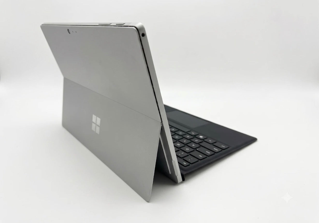 Pre-owned Microsoft Surface Pro 5 12.3 inch touchscreen- Intel i5-7300U, 4GB RAM, 128GB SSD, Win11