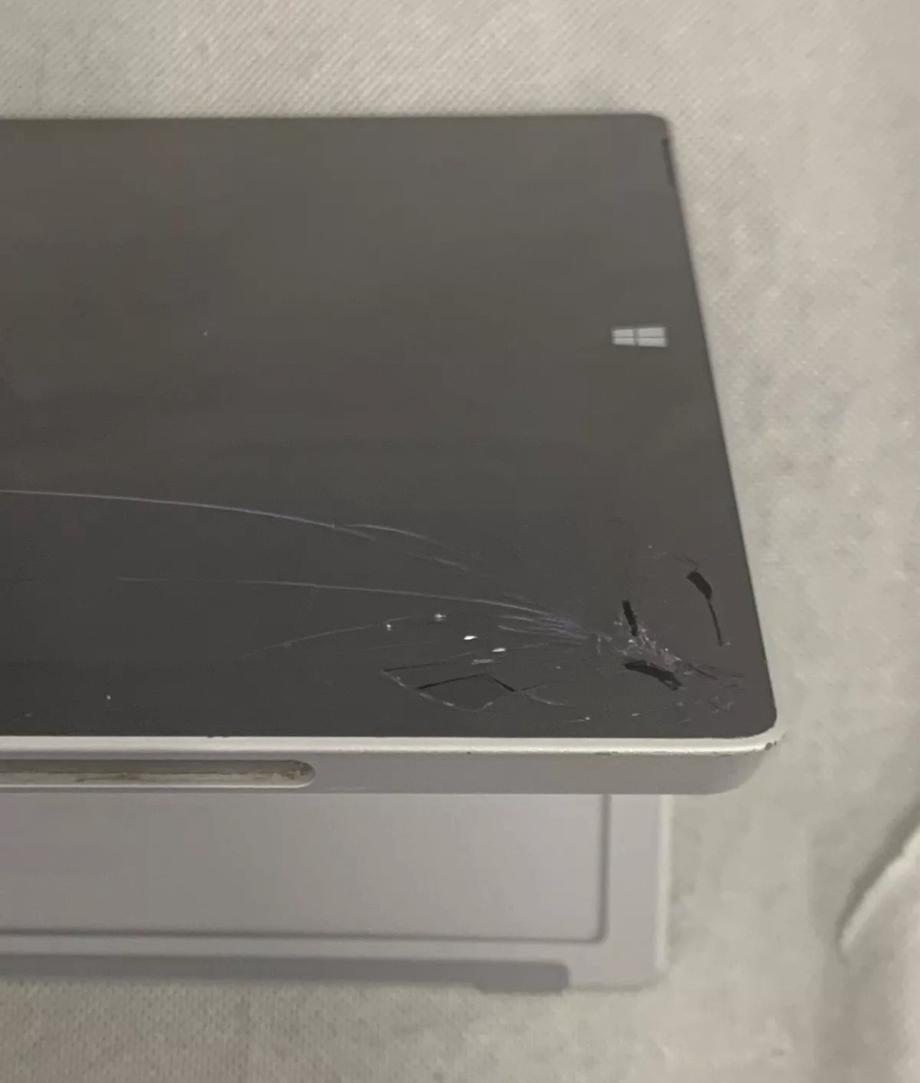 Microsoft surface Pro 3 12.3 Inch Tablet - Intel Core i5 4300U, 4GB RAM, 128GB (Damaged screen) image 1