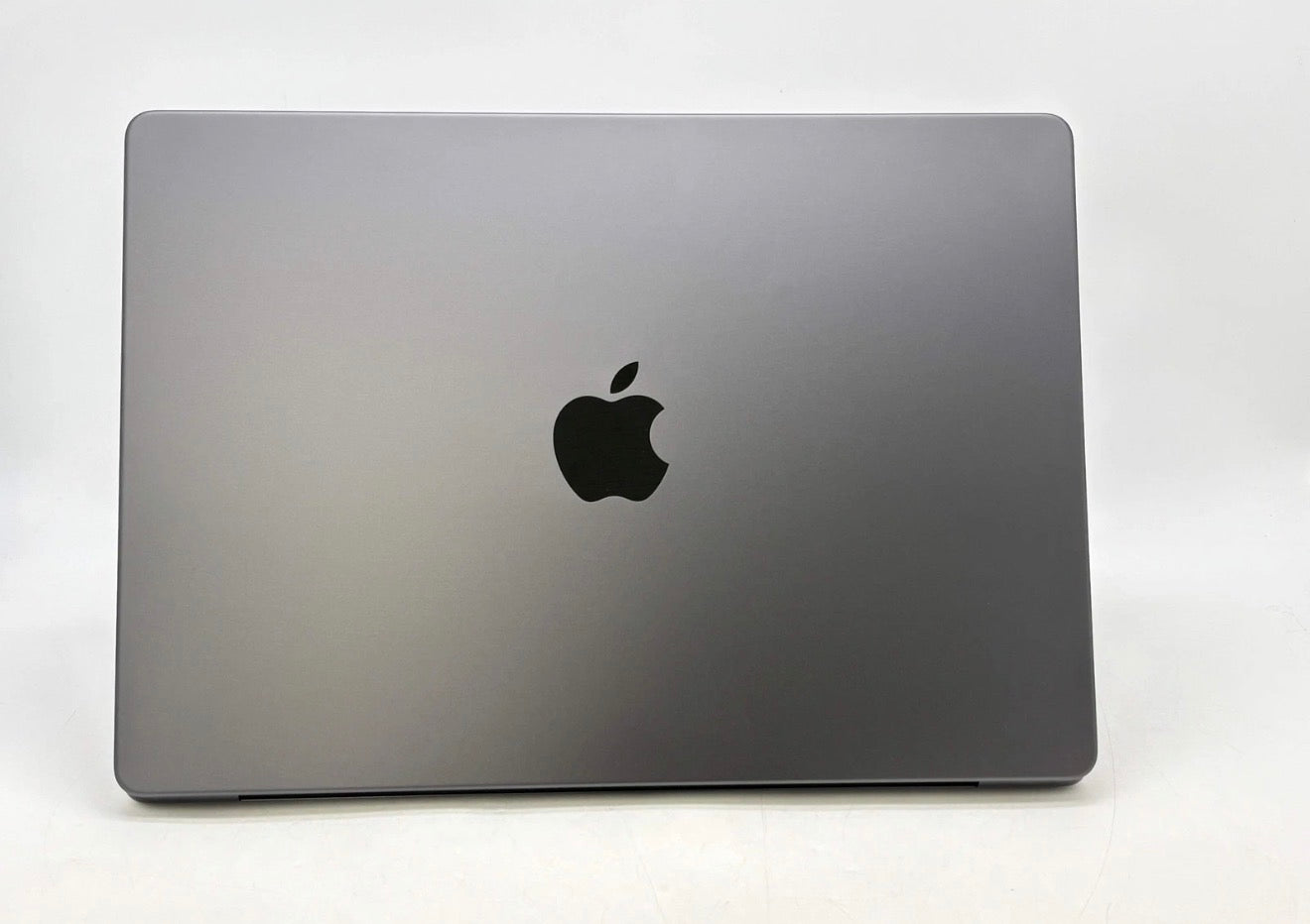 Pre-Owned Apple MacBook Pro 14-inch – M5 Chip – 16GB RAM – 1TB SSD – Space Black