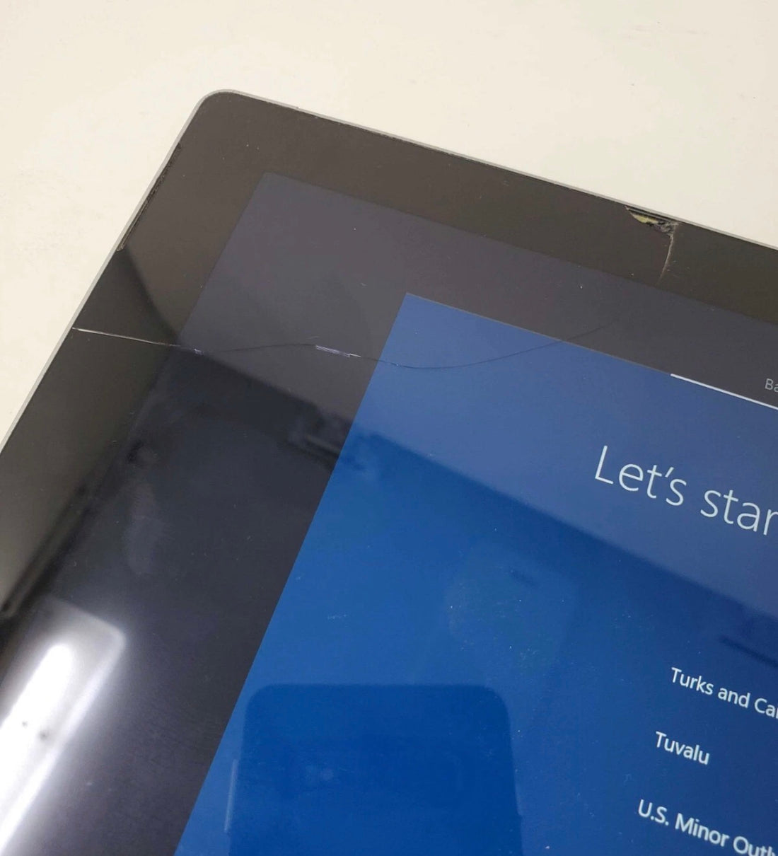 Microsoft Surface Pro 3 1631, i5-4300U, 4GBRAM, 128GB SSD (Hairline Crack)