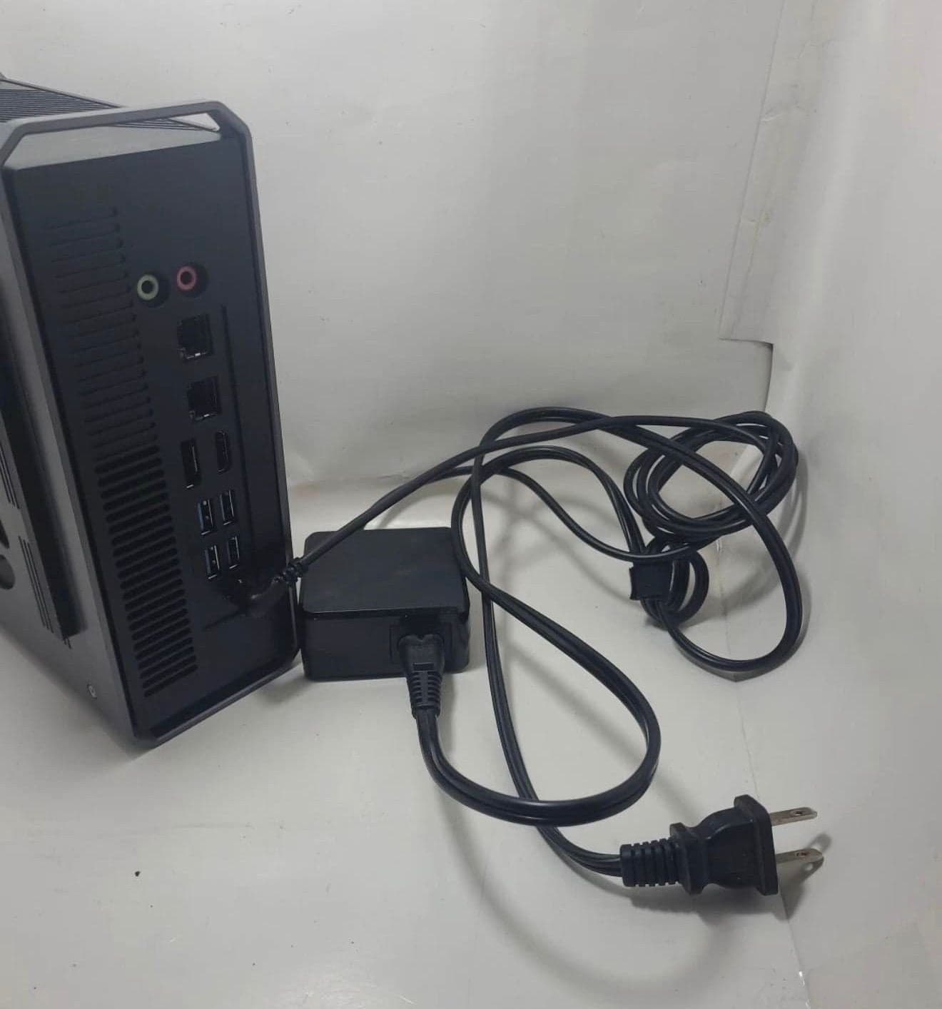 Pre-owned CHUWI CoreBox Mini PC - Intel Core i7-7700U, 8GB RAM, 256GB SSD