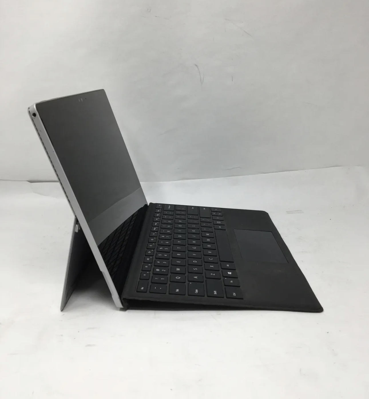 Microsoft Surface Pro 4 1724 | Intel i5-6300U | 4GB RAM | 128GB SSD | Non-Functional Touchscreen - For Parts or Repair image 3