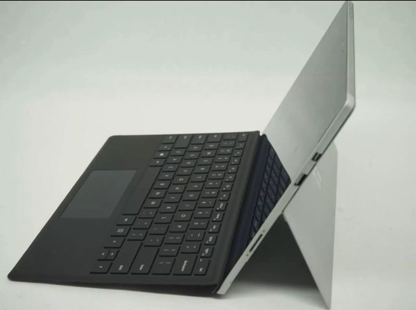 Microsoft Surface Pro 4 Intel Core i5-6300U 2.4GHz 8GB RAM 256GB SSD Windows 10 (Very good condition) - Image 5