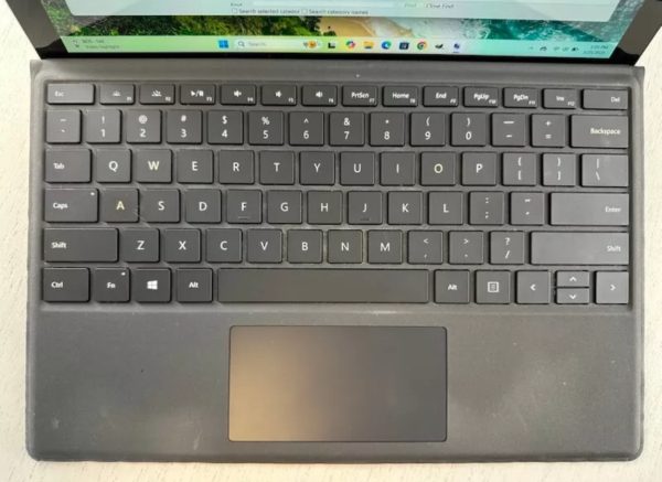 Microsoft Surface Pro 5th 12.3" (256GB SSD, i5-7300U @ 2.60GHz, 8GB RAM) Bundle - Image 6
