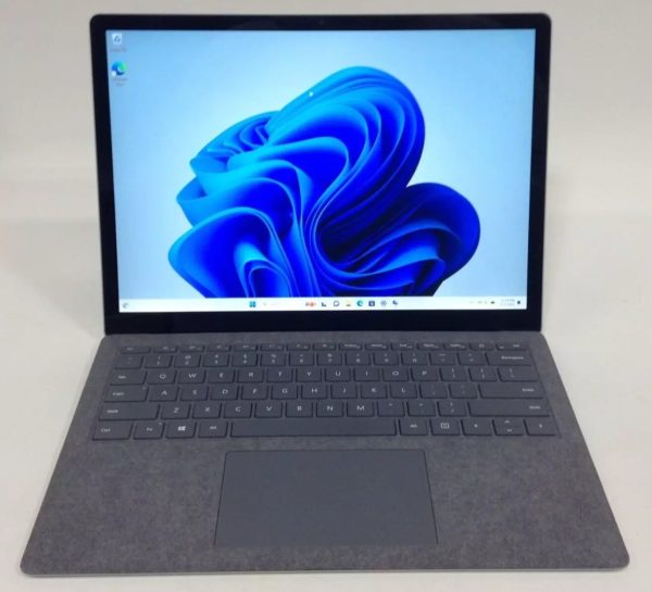 Microsoft Surface Laptop 3 13.5 inch - Intel i5-1035G7 1.20GHz 8GB RAM 128GB