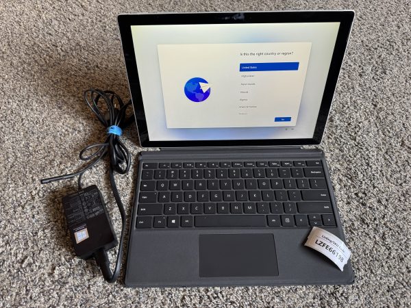 Microsoft Surface Pro 4 (256GB) Laser Removed mark on back cover