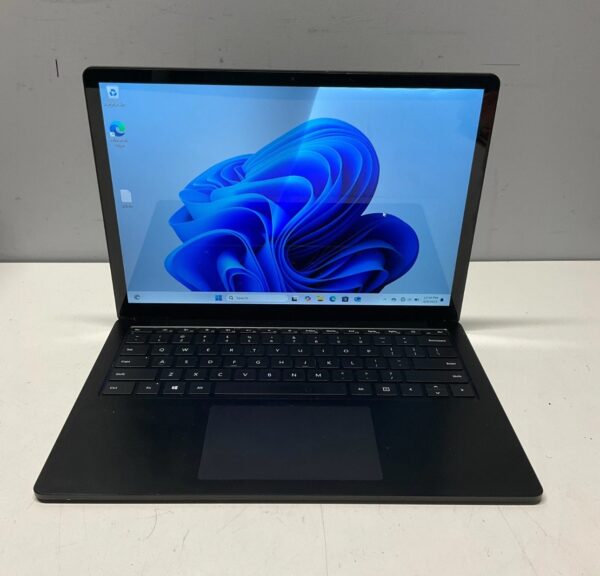 Microsoft Surface Laptop 3 13.5 inch (256GB) - Intel Core i5-1035G7 1.20GHz 8GB RAM (bad keyboard) Letter T