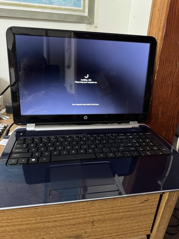 HP Pavilion 15 n206nr 15.6 inch Laptop - AMD A6, 8GB RAM, 256GB SSD, Windows 11 - Image 2