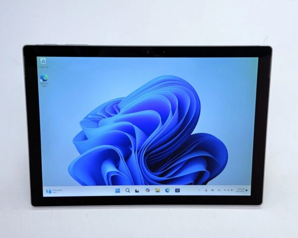 Microsoft Surface Pro 5th 12.3 inch - Intel i5-7300U, 8GB RAM, 128GB SSD