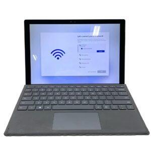 Microsoft Surface Pro 4 12.3-inch: Intel Core i5-6300U, 8GB RAM, 256GB SSD (Poor conditions)