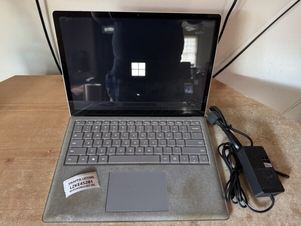 Microsoft Surface Laptop 1st Gen 13.5 inch - Intel i5-7300U, 8GB RAM, 128GB (Poor)