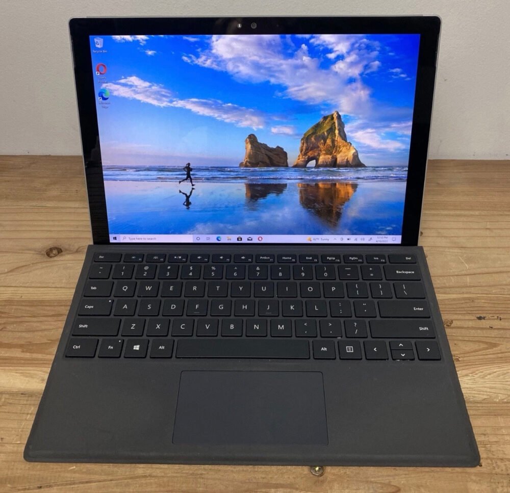 Microsoft Surface Pro 4 – 12.3" Touch Tablet – Intel Core i5-6300U – 8GB RAM – 256GB SSD (LCD spot) image 0