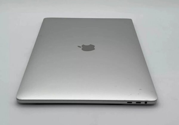 Apple MacBook Pro Laptop - 2.20 GHz i7-8750H 16GB 256GB SSD - A1990 2018 15" inch (Used) image 3