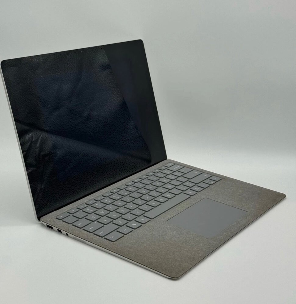 Microsoft Surface Laptop 2 13.5" | Intel i5 | 8GB RAM | 256GB SSD | Windows 11 Pro - Used image 2