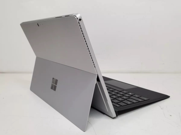 Microsoft Surface Pro 4 Intel Core i5-6300U 2.4GHz 8GB RAM 256GB SSD Windows 10 (Fair conditions) image 6