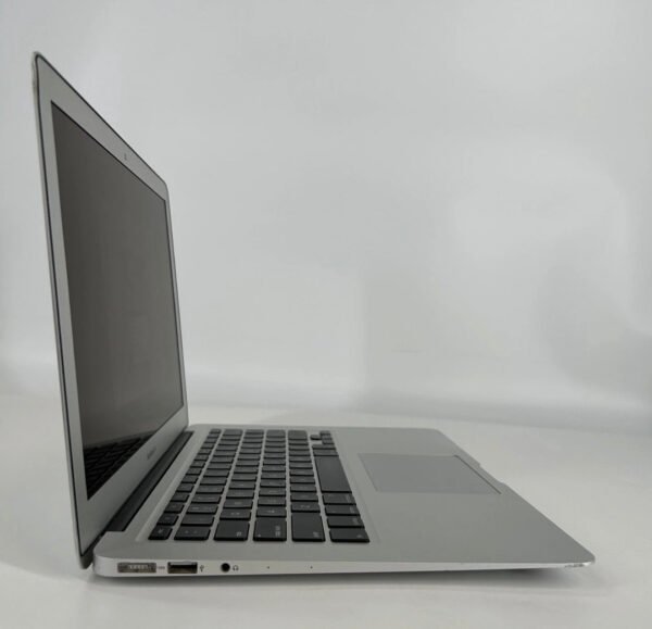 MacBook Air 13 Silver Early 2014 1.4 GHz i5 4GB 256GB SSD (Used) image 2