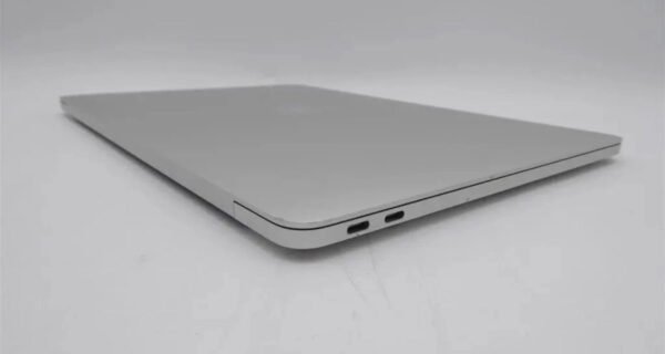 Apple MacBook Pro Laptop - 2.20 GHz i7-8750H 16GB 256GB SSD - A1990 2018 15" inch (Used) image 4