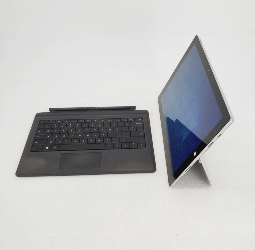 Microsoft Surface Pro 3 12.3" | Intel i5 | 8GB RAM | 256GB SSD | Windows 10 Pro - Refurbished Bundle with Type Cover image 4