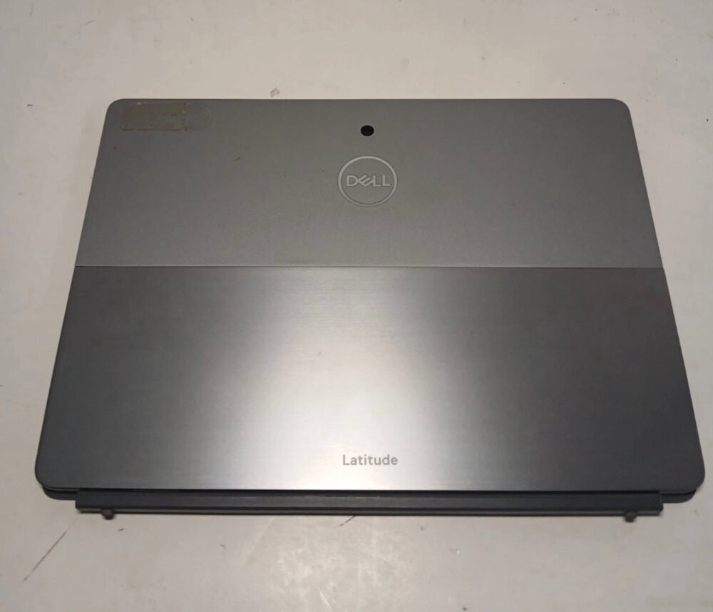 Dell Latitude 7210 2-in-1 Tablet / Laptop - Intel Core i7-1061U, 16GB RAM, 512GB SSD image 4