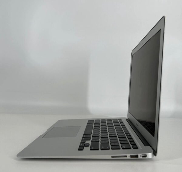 MacBook Air 13 Silver Early 2014 1.4 GHz i5 4GB 256GB SSD (Used) image 3
