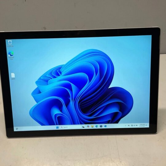Microsoft Surface Pro 4 12.3 inch (128GB) Tablet with charger - Used Good image 0