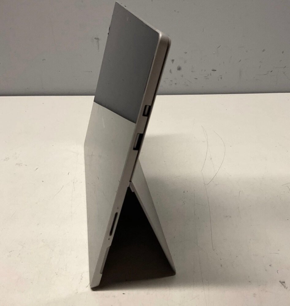 Microsoft Surface Pro 5 12.3 128GB (Tablet only) with charger image 4