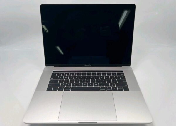 Apple MacBook Pro Laptop - 2.20 GHz i7-8750H 16GB 256GB SSD - A1990 2018 15" inch (Used) image 1