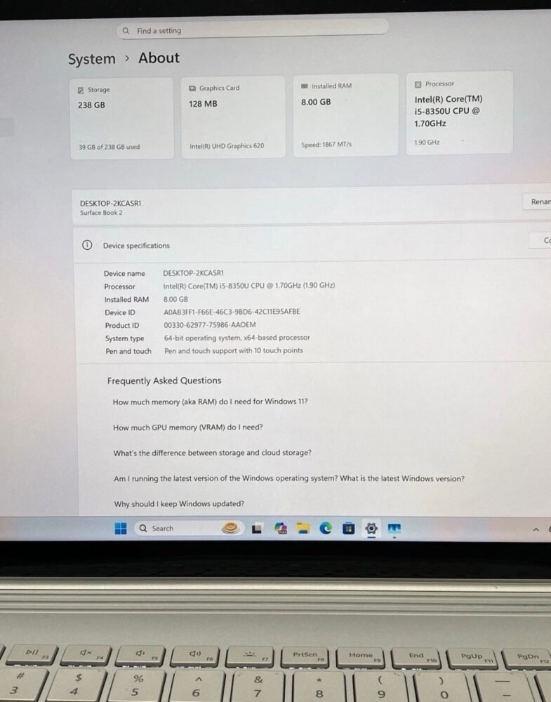 Microsoft Surface Book 2 13.5 inch 1832 - Intel i5-8350U 1.70GHz 8GB RAM 256GB SSD (Dents) image 5