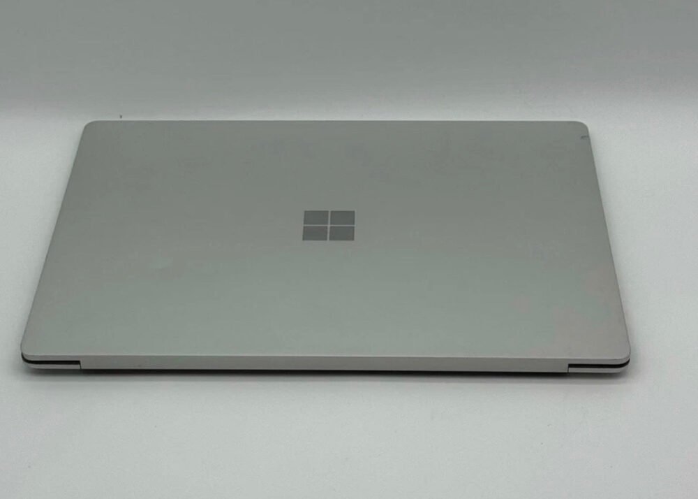 Microsoft Surface Laptop 2 13.5" | Intel i5 | 8GB RAM | 256GB SSD | Windows 11 Pro - Used image 5