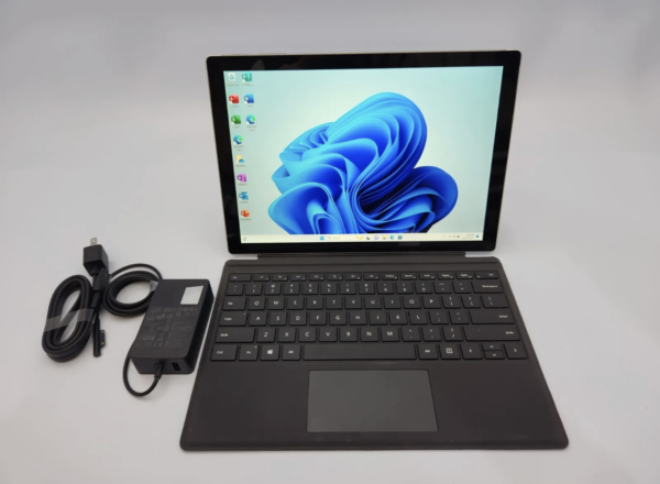 Microsoft Surface Pro 5 (2017) | Intel i5-7300U | 8GB RAM | 256GB SSD | Windows 10 - Refurbished 2-in-1 Tablet image 2