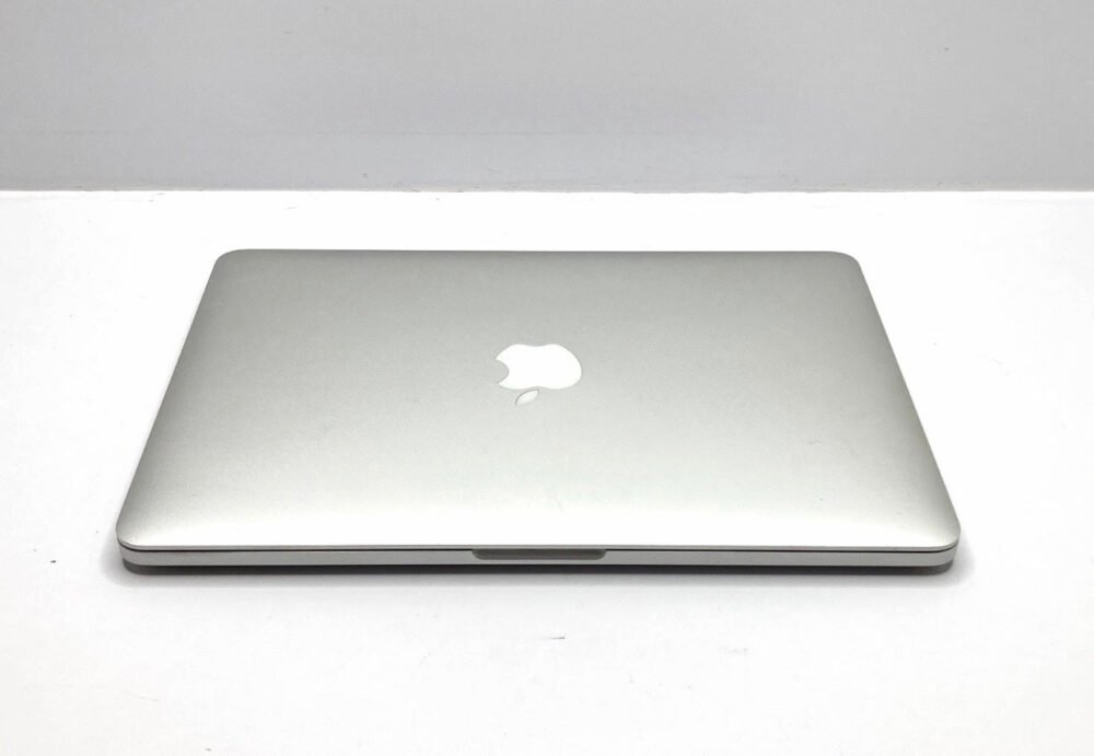 Apple MacBook Pro Retina 13" Late 2013 2.4ghz i5 8GB 250GB SSD ME864LL/A A1502 (Used) image 2