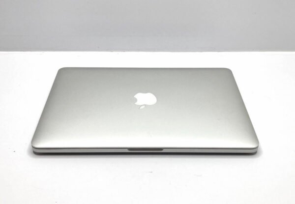 Apple MacBook Pro Retina 13" Late 2013 2.4ghz i5 8GB 250GB SSD ME864LL/A A1502 (Used) image 2