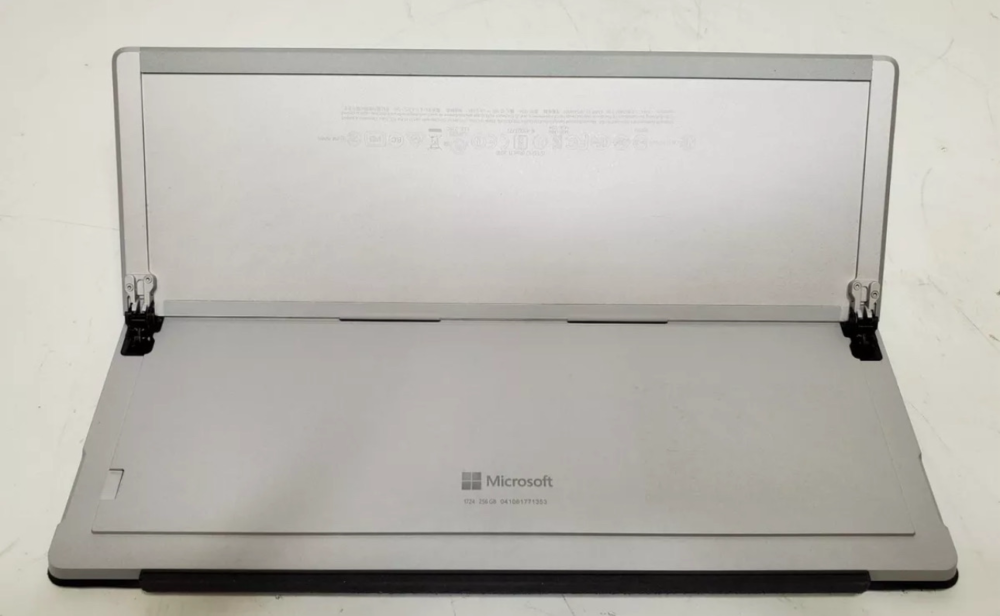 Microsoft Surface Pro 4 Intel Core i5-6300U 2.4GHz 8GB RAM 256GB SSD Windows 10 (Fair conditions) image 4