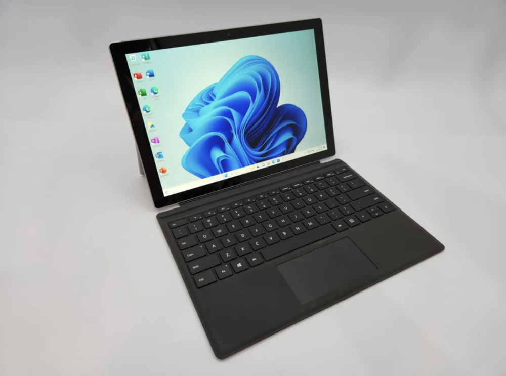 Microsoft Surface Pro 5 (2017) | Intel i5-7300U | 8GB RAM | 256GB SSD | Windows 10 - Refurbished 2-in-1 Tablet image 1