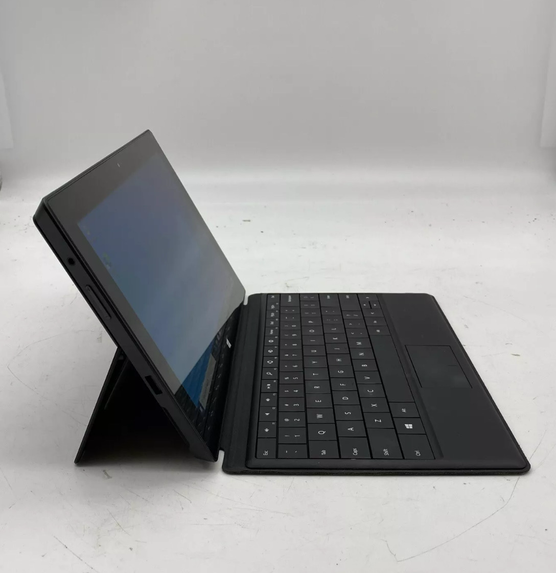 Microsoft surface Pro 10.8 Inch 1514 - Intel Core i5 3317U, 4GB RAM, 64GB SSD, Windows 10 (used)